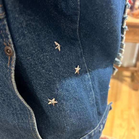 1980s Unique Ladies Denim Jacket with appliqués & metal stars - Picture 6 of 16